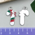 Weihnachtliche Zuckerstangen-Anhänger mit roter Schleife für DIY-Schmuckherstellung - Weiße Weihnachtszuckerstange (21865) / 12x23mm