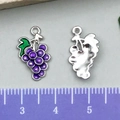 Anhänger in Traubenform aus Legierung mit lila Emaille für DIY-Schmuck und Schlüsselanhänger - Lila Traube (21870) / 10x17mm