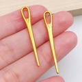 Paar gouden naainaald hangers met groot oog voor doe-het-zelf sieraden maken en hobby - Antiek Goud Naald Stijl (20239)