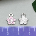 Rosa Emaille Kirschblüten Anhänger für DIY Schmuckherstellung und Schlüsselanhänger - Rosa Kirschblüte (21911) / 9x11mm