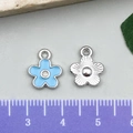Blau emaillierte und silberne Blumenanhänger 13mm für DIY Schmuck und Schlüsselanhänger - Seeblaue Blume (21926) / 10x13mm