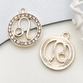 Pendentif signe Lion doré avec strass et détails texturés pour bijoux DIY - Lion Zodiaque (18611) / Signe du Zodiaque en Strass