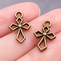 Colgantes de cruz en bronce antiguo para joyería DIY, referencia de tamaño en la punta del dedo - Estilo Cruz Rombo Hueco (20311)