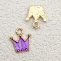 Pendentif couronne en alliage avec émail violet et petits détails dorés - 11x12mm / Violet Perle Couronne