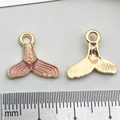Pendentifs queue de sirène en émail rose avec placage doré pour bijoux DIY - Style Queue de Sirène Rose (10968)