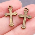 Par de colgantes de cruz de aleación bronce antiguo para joyería DIY y collares artesanales - Estilo Cruz (20321)