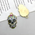 Totenkopf Anhänger mit buntem Emaille Blumenmuster und goldener Rückseite für DIY - KC Gold Emaille Halloween Bedruckter Schädel (12473)