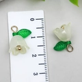 DIY Maiglöckchen Acrylperle Anhänger mit weißen Blütenblättern und grünen Blättern - Transparent Gelb Maiglöckchen Mit Grünem Blatt (22374)