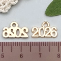 Pendentif doré chiffre 2026 en alliage pour bijoux DIY avec échelle de mesure - KC Or 2026