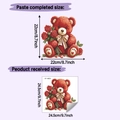 Detalle de dimensiones y aplicación final del vinilo decorativo de oso con rosas - Estilo Oso De Peluche Con Rosas (HY-M531)