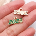 Pendentif année 2028 en émail vert et finition dorée pour bracelets et colliers - Vert 2028