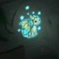Adesivi fosforescenti con drago e stelle che brillano su un copriwater bianco - Foglio Singolo / Luce Blu (MG-YM021)