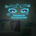 Leuchtender Wandaufkleber mit violetten Augen und Schmetterlingen im dunklen Schlafzimmer - Blaues Licht (MG-YP029) / 30x40cm