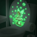 Adesivo murale luminoso con fata che suona il flauto su un fungo e stelle fluorescenti - Stile Luce Verde (MG-YM014)