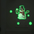 Autocollant bonhomme de Noël lumineux brillant en vert dans le noir sur l'interrupteur - 13*13cm / Vert Lumineux (MG-YK008)