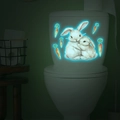 Leuchtende Hasen- und Karottenaufkleber, die im Dunkeln auf einem Toilettenspülkasten glühen - Blau / 24*24cm
