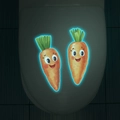 Adesivi luminosi per WC con carote animate e bagliore blu notturno per bagno creativo - 24x24cm / Blu