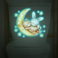 Leuchtende Cartoon-Bär und Hase Wandaufkleber mit Mond und blau glühenden Sternen - Blaues Leuchten (24*24cm)
