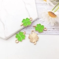 Colgantes de trébol de cuatro hojas en esmalte verde y oro para joyería DIY - 11x18mm / Verde Fruta