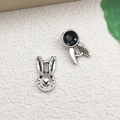 Antique silver rabbit charm pendant for DIY bracelets and handcrafted jewelry - Alice Rabbit Head (5887) / 8x14mm