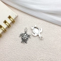 Silver antique turtle charm with detailed shell carving and flat bezel back for DIY - Marine Sea Turtle 15x23mm (11264)