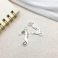 Vintage silver seahorse pendants made of zinc alloy for DIY jewelry and necklaces - Marine Seahorse 15x30mm (11309)