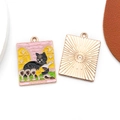 Pendentif émaillé chat noir Tarot pour bijoux, motif design Quatre de Coupes - Style Quatre de Coupes (18579)
