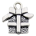 Pendentif boîte cadeau de Noël en alliage argenté avec nœud pour la création de bijoux - 15x16mm / Boîte Cadeau Argentée (8844)
