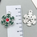 Pendentif flocon de neige argenté avec émail vert et strass rouge pour bijoux DIY - Forme de Flocon (14312) / Vert