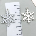 Pendentif flocon de neige argenté DIY pour bijoux de Noël avec échelle de taille - Forme de Flocon (19648) / Blanc