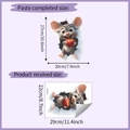 Detailansicht des 3D-Maus-Wandstickers mit Apfel und Maßangaben 27x20cm nach Anwendung - HY-M310 Stil