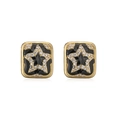 Goldene quadratische Ohrstecker mit schwarzer Emaille und Sternendetail auf weißem Hintergrund - Quadratische Stern Ohrstecker / Gold Stil C