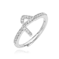 Macro-opname van de verstelbare zilveren ring met geometrisch rune-ontwerp en zirkonia-inleg - Zilver Stijl O