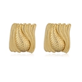 Orecchini geometrici a perno in oro 18K con trama ondulata vintage e dettagli a rilievo - Stile B Oro