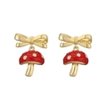 Dettaglio di orecchini a fungo rosso con fiocco dorato e pois bianchi eleganti - Oro Fungo Rosso Bianco