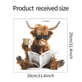 Adhesivo de pared de vaca de las tierras altas con periódico y dimensiones de 29cm x 29cm - Estilo Vaca de las Tierras Altas con Gafas y Café (HY-M097)