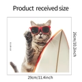 Detalle del adhesivo de pared gato surfero con dimensiones 29cm x 26cm decorativo - Gato Atigrado Gris Gafas De Sol Rojas Surfing (HY-M119)