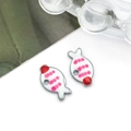Schattige vis emaille bedeltjes voor DIY sieraden in wit en roze gestippeld design - Wit (Stalen Basis)