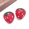 Dettaglio di perline a fragola fatte a mano tempestate di strass colorati e brillanti - Fragola Grande Colore AB Rosso (23728)