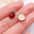 Pendentif coccinelle DIY avec base dorée et finition émaillée pour bijoux - Mini Coccinelle Émail Rouge