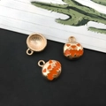 Trois breloques citrouilles en émail orange et métal doré pour bijoux DIY d'Halloween - Citrouille d'Halloween Orange