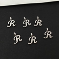 Pendentif lettre R en alliage argenté pour la création de bijoux et bracelets - Lettre R