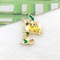 Letter P hanger van goudkleurige legering met gele uil en emaille voor DIY-sieraden - Emaille Bloemen Letter P
