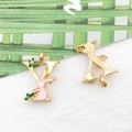 Letter Y bedeltje met roze konijn en groene bloemen emaille voor DIY-sieraden - Emaille Bloemen Letter Y