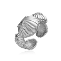 Dettaglio macro di anello regolabile in argento con stelle marine su conchiglie - Argento Conchiglia Stella Marina