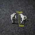 Boucles d'oreilles dauphin en acier inoxydable argenté mesurant 11mm par 5mm - Forme de Dauphin (389) / Acier