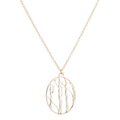 Detailaufnahme eines goldenen hohlen ovalen Anhängers mit Natur-Waldzweig-Design - Waldbaum (349 Gold)