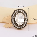 Makro-Detail der Vintage-Gold-Perlenbrosche mit Diamanten, Maße 1,9 cm mal 2,3 cm - D3145 Ovaler Kragenknopf Mit Edelstein / Kragennadel