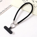 Detail der schwarzen PU-Leder-Handyschlaufe mit Silberring und T-förmigem Einsatz - Taschenschmuck (K5302) / Schwarz