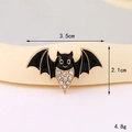 Exquisite bat brooch in black enamel and gold alloy with sparkling rhinestones decoration - Gold Base Black Smiley Bat